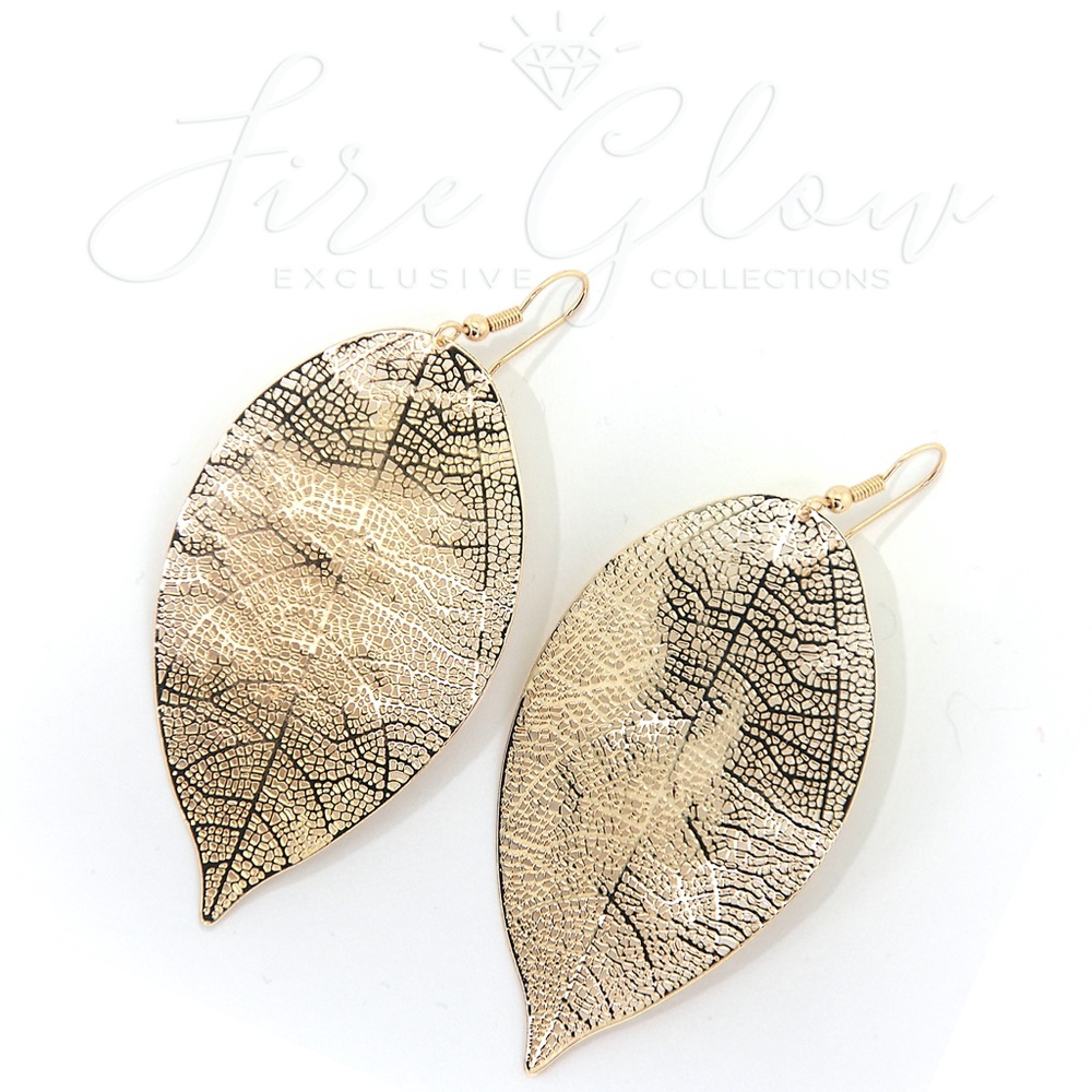 Boho Chic Gold Tone Filigree Leaf Earrings - Picture 2 of 8